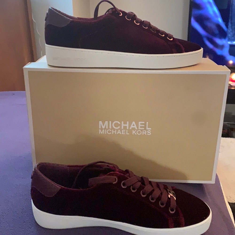 Michael Kors Velvet Lace up Size 7.5 Plum